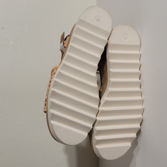 Universal Thread NIB Alba Beige Tan Platform Sandals sz 9.5 Memory Comfort Foam - Picture 7 of 12